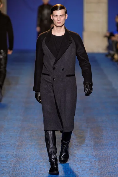 Look 13